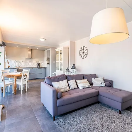 In Near The Sea, Cleaning Included Apartamento Koksijde